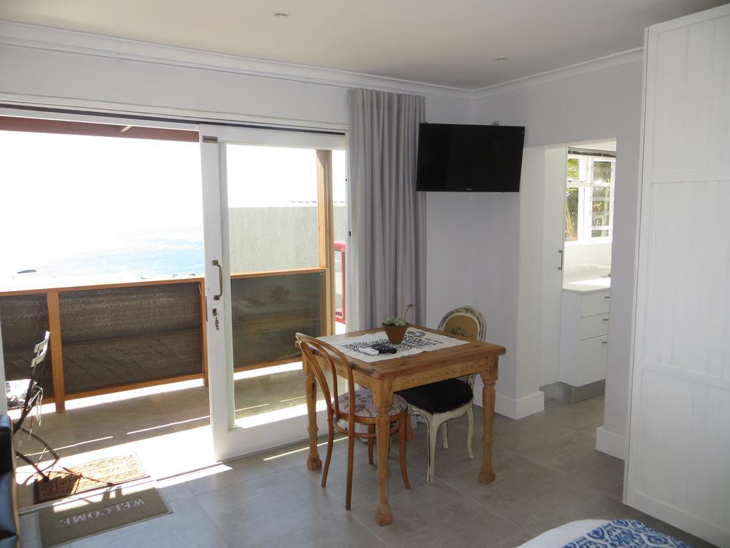 Camps Bay Studio Guesthouse - Studio ケープタウン エクステリア 写真