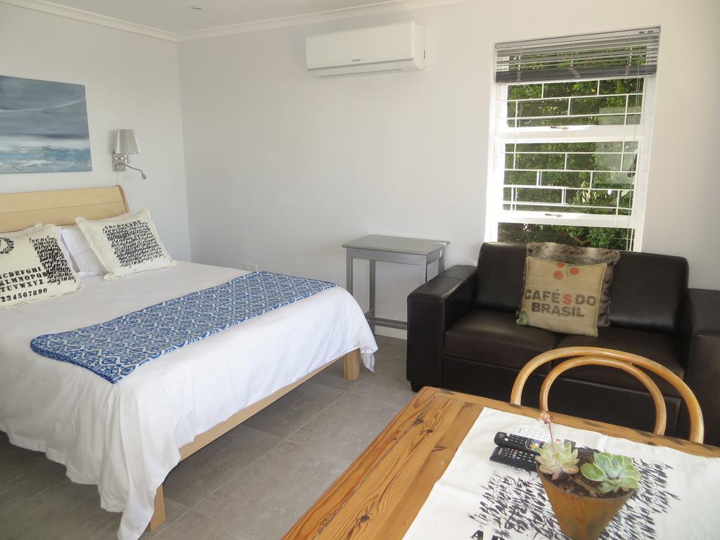 Camps Bay Studio Guesthouse - Studio ケープタウン エクステリア 写真