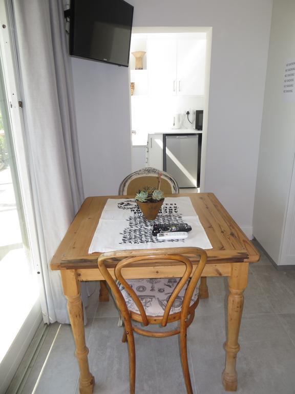 Camps Bay Studio Guesthouse - Studio ケープタウン エクステリア 写真