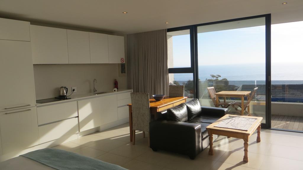 Camps Bay Studio Guesthouse - Studio ケープタウン エクステリア 写真