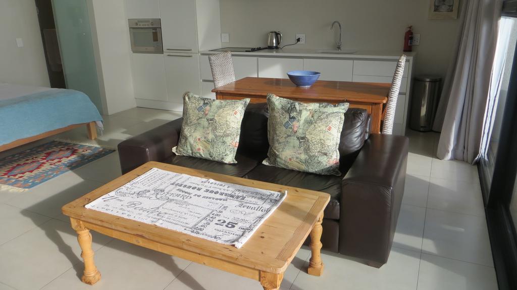 Camps Bay Studio Guesthouse - Studio ケープタウン エクステリア 写真