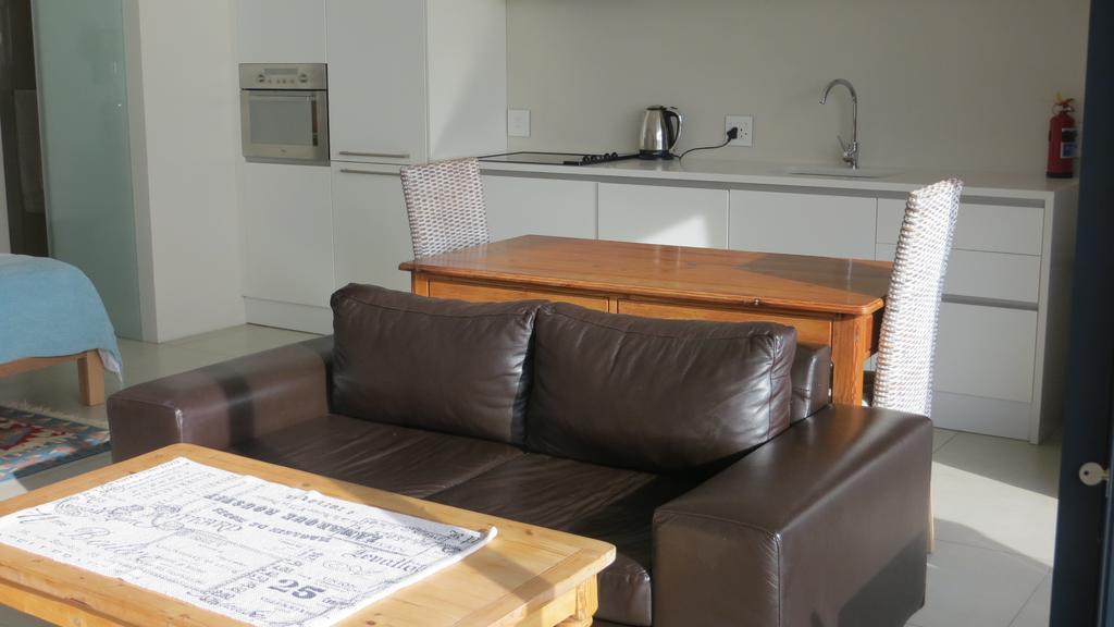Camps Bay Studio Guesthouse - Studio ケープタウン エクステリア 写真