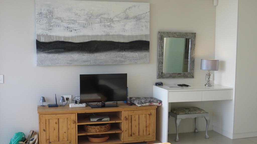 Camps Bay Studio Guesthouse - Studio ケープタウン エクステリア 写真