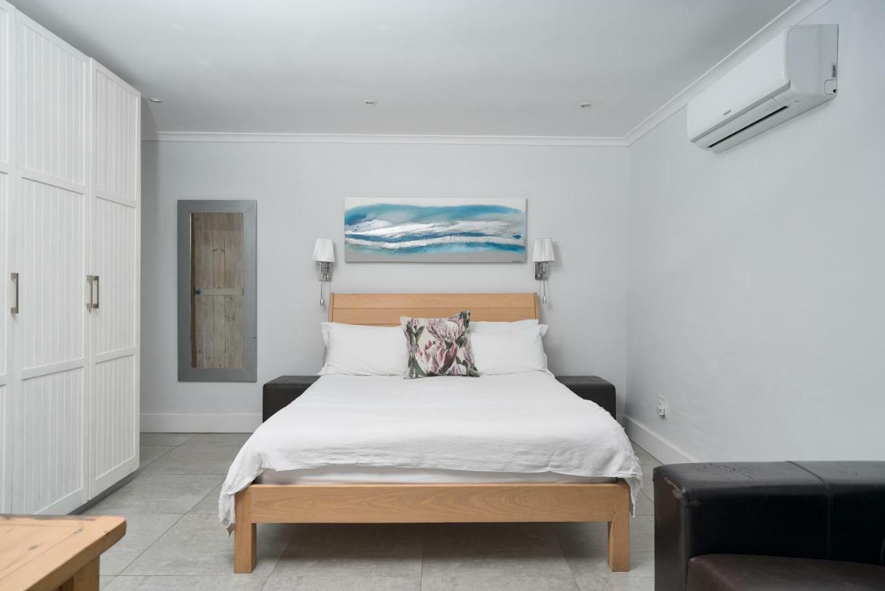 Camps Bay Studio Guesthouse - Studio ケープタウン エクステリア 写真